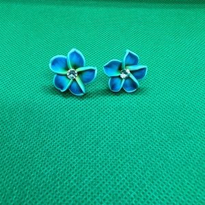 New Hawaiian Flower Earrings Blue with Crystal in middle